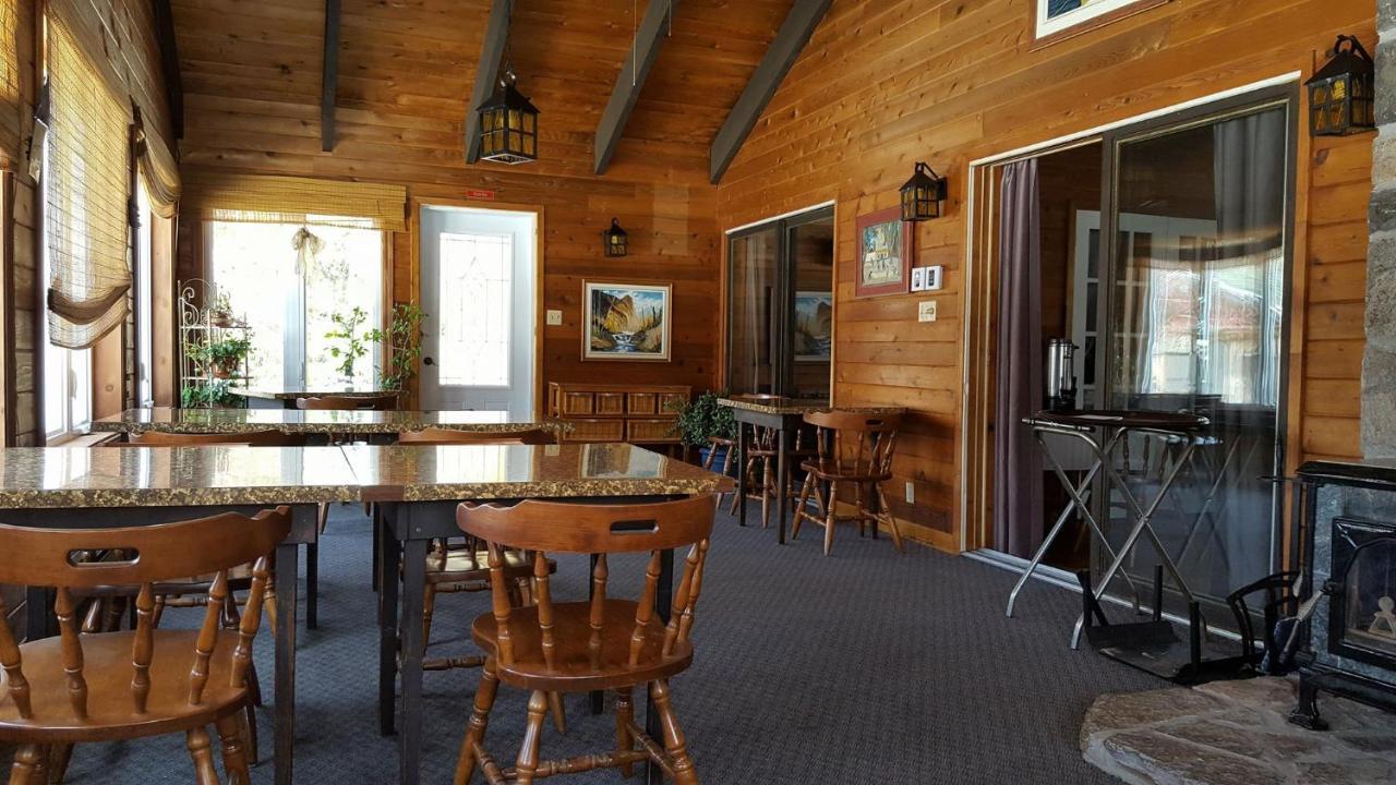Auberge Ma Maison Sainte-Melanie Buitenkant foto