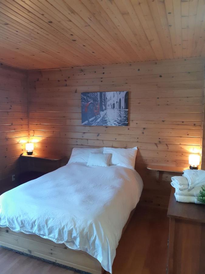 Auberge Ma Maison Sainte-Melanie Buitenkant foto